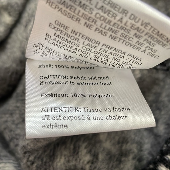 Obermeyer Brandi Long Sleeve Fleece Pullover Top in Black Snowflake - Picture 8 of 8